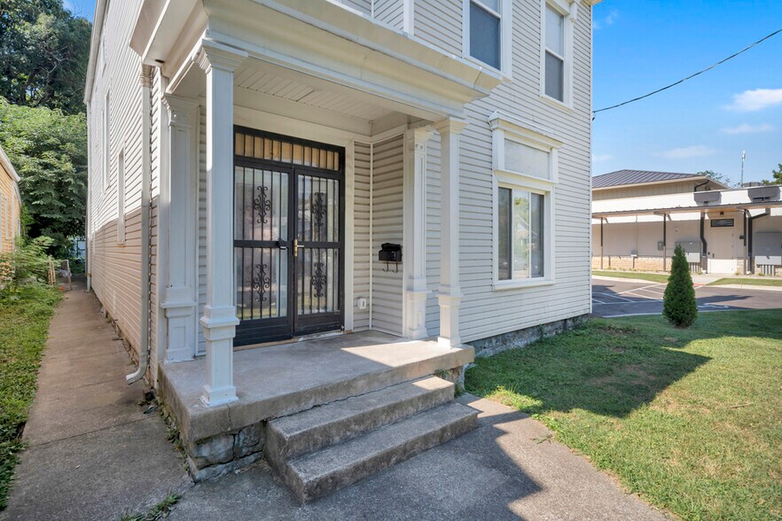 More Photos Of 3016 River Park Dr, Louisville Specialty For Sale