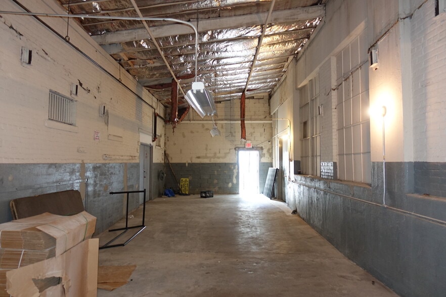 More Photos Of 1012-1022 Grand St, Hoboken Warehouse For Lease
