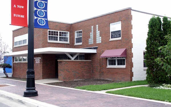 More Photos Of 2629 Sheridan Rd, Zion Office For Sale