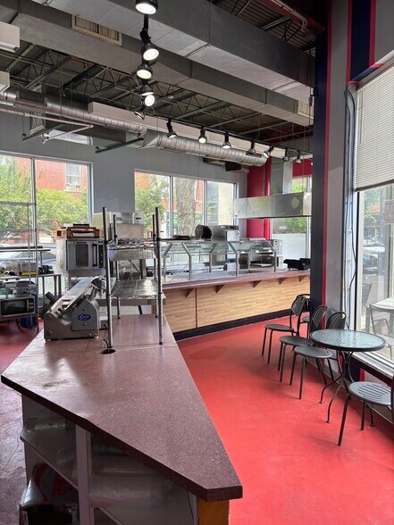 More Photos Of 2010 N Damen Ave, Chicago General Retail For Lease