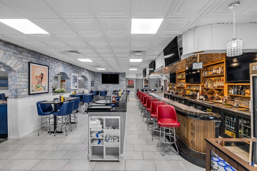 More Photos Of 592502 Highway 28, Langley Restaurant For Sale