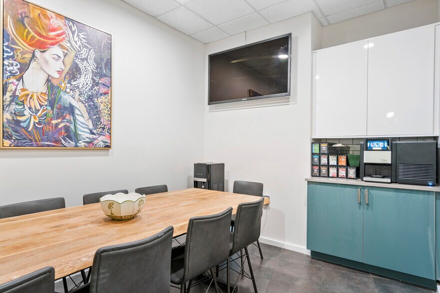 More Photos Of 2404 Hollywood Blvd, Hollywood Loft Creative Space For Sale