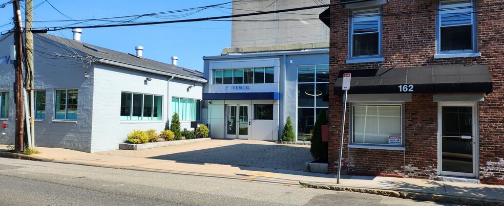 More Photos Of 160 Sidney St, Cambridge Office For Sale