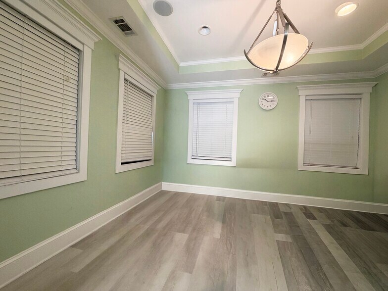 More Photos Of 8937 Shady Grove Ct, Gaithersburg Medical For Sale