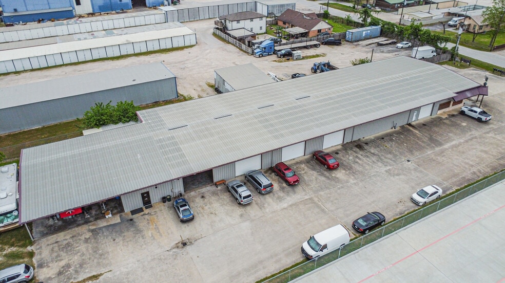 More Photos Of 7449 Wright Rd, Houston Manufacturing For Sale