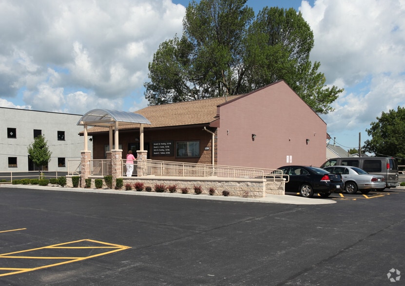 More Photos Of 2236 Ridge Rd W, Rochester Office For Sale