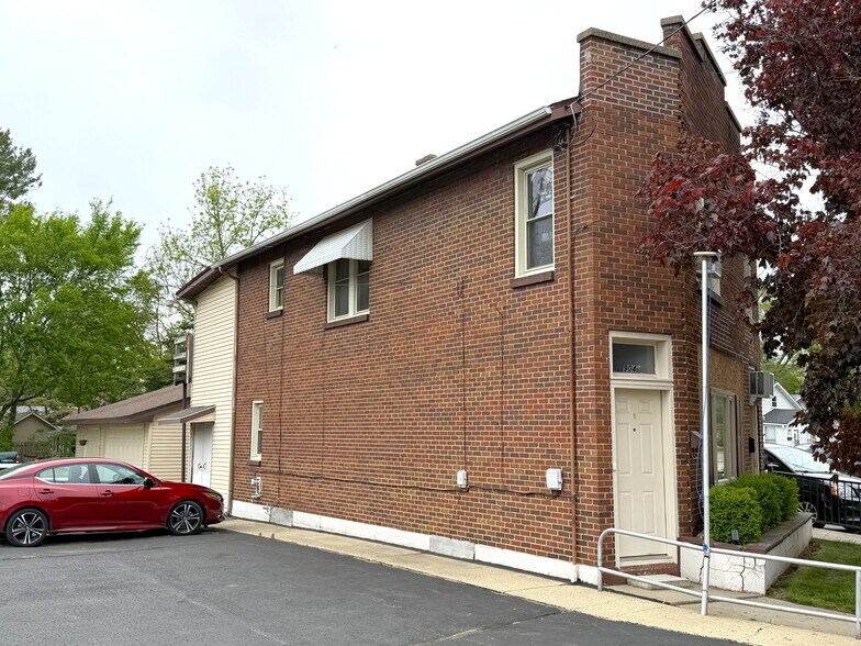 More Photos Of 900 Blackhawk Blvd, South Beloit Multifamily For Sale