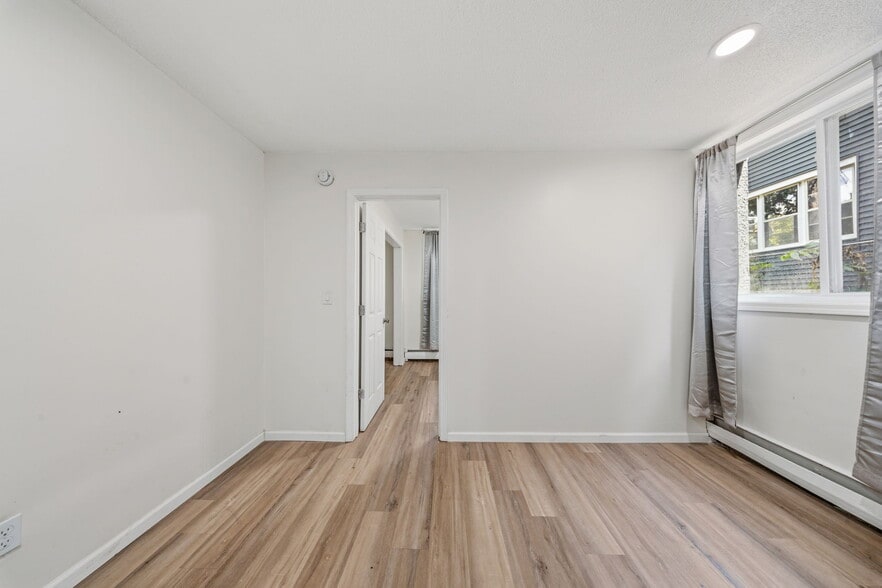 More Photos Of 2528 17th Ave S, Minneapolis Apartments For Sale
