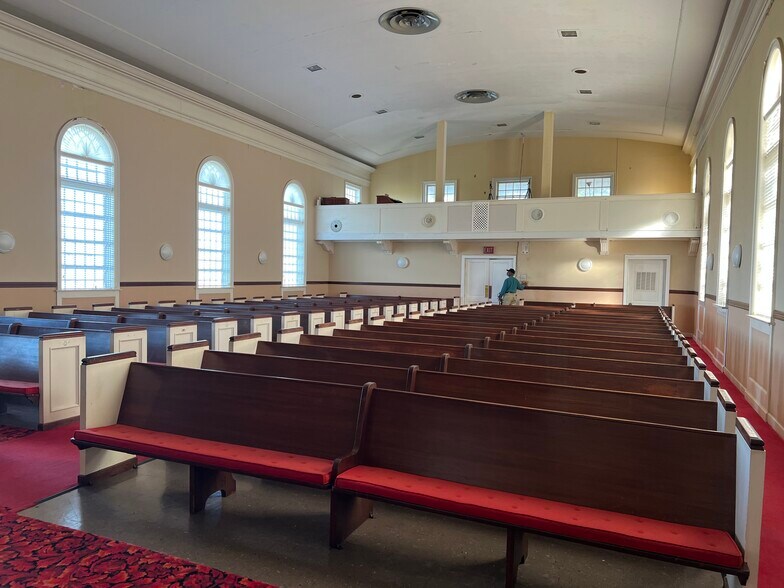 More Photos Of 1715 Market St, Baytown Religious Facility For Sale