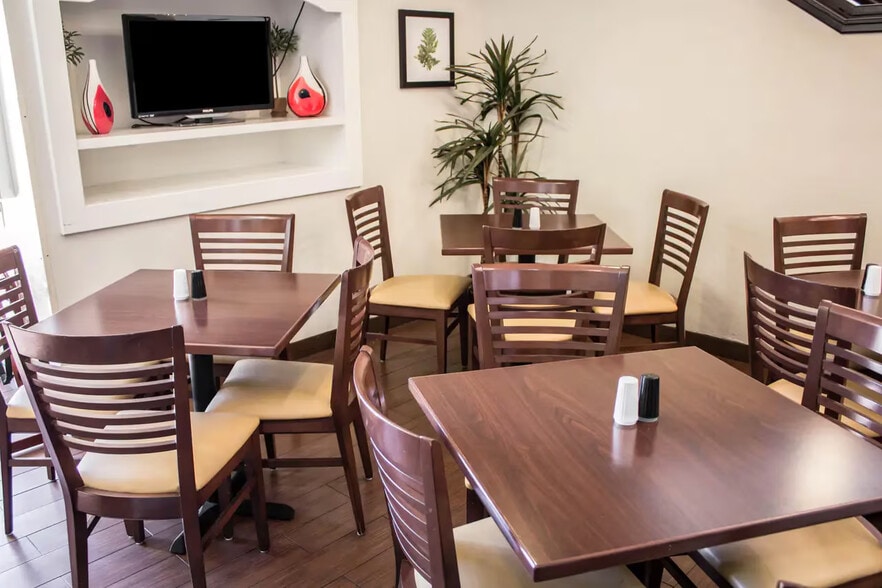 More Photos Of 17013 Abercorn St, Savannah Hospitality For Sale