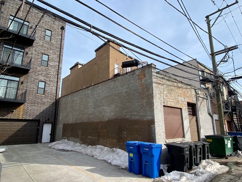 More Photos Of 4060 N Lincoln Ave, Chicago General Retail For Sale