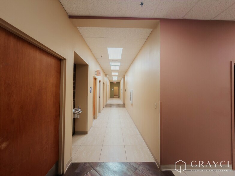 More Photos Of 4301 N Mesa St, El Paso Medical For Lease