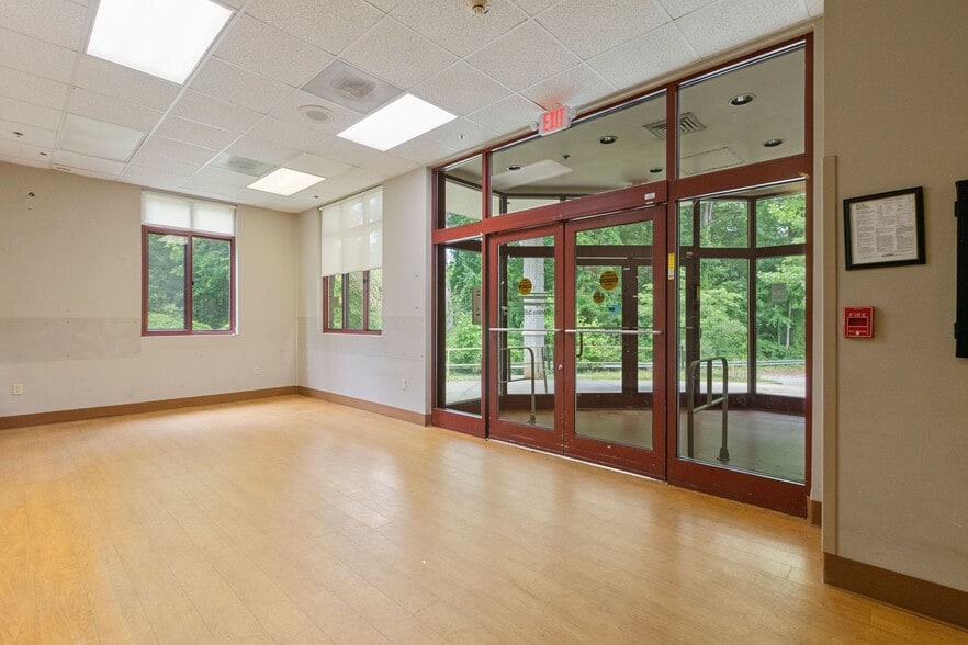 More Photos Of 1922 K M Wicker Memorial Dr, Sanford Medical For Lease