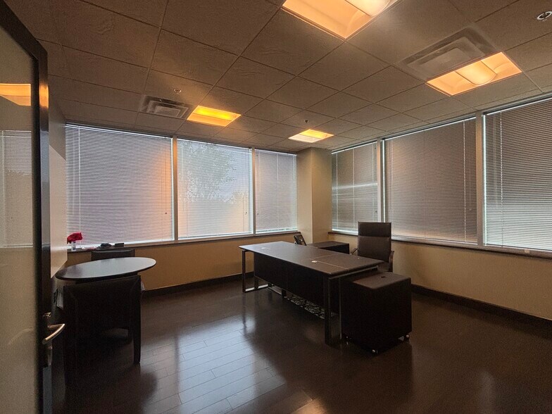 More Photos Of 8894 Stanford Blvd, Columbia Medical For Sale