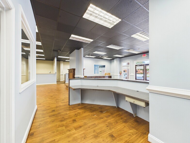 More Photos Of 7559 Kayne Blvd, Columbus Freestanding For Lease