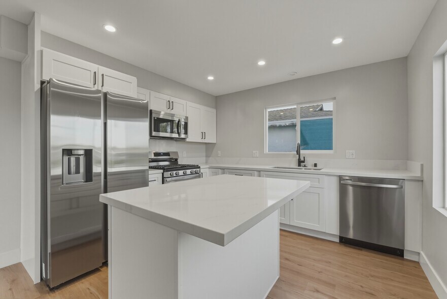 More Photos Of 752 W 9th Ave, Escondido Apartments For Sale