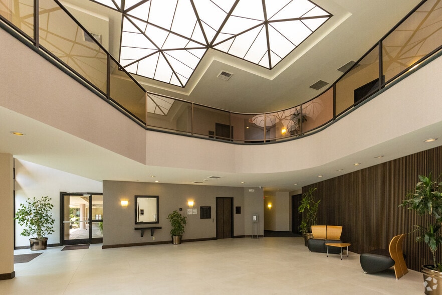 More Photos Of 5743 Corsa Ave, Westlake Village Office For Lease
