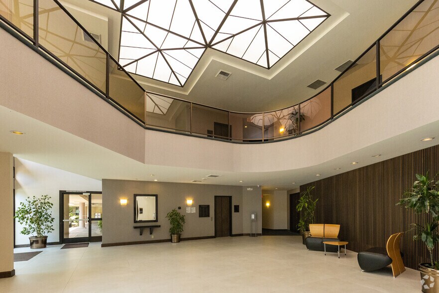 More Photos Of 5743 Corsa Ave, Westlake Village Office For Lease