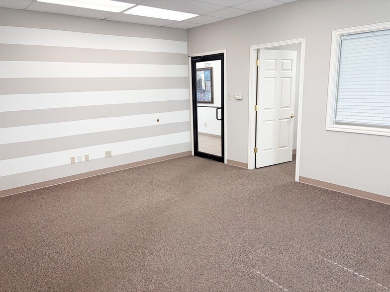 More Photos Of 6603 Utica Ave, Lubbock Office For Lease