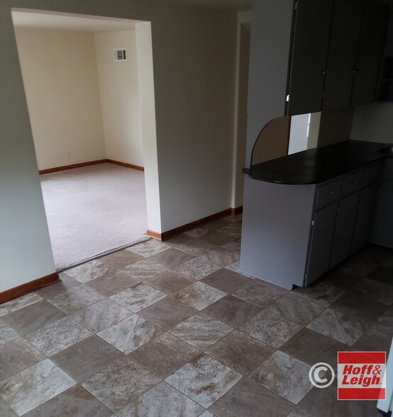 More Photos Of 340 Oak St, Wadsworth Multifamily For Sale