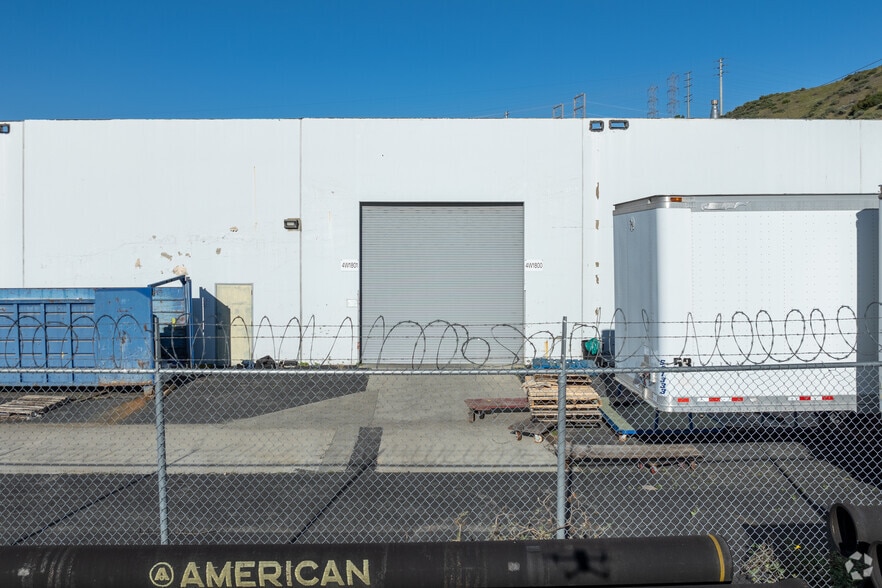 More Photos Of 25562 Avenue Stanford, Valencia Manufacturing For Lease