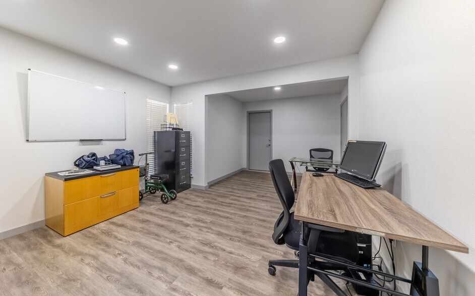 More Photos Of 5206 Wind River Rd, Austin Office For Sale