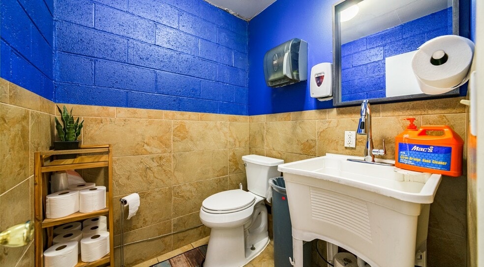 More Photos Of 2720 E Lakin Dr, Flagstaff Service For Lease