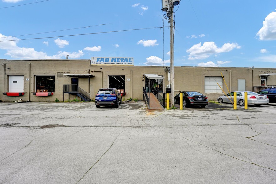 More Photos Of 1904 W Emory Rd, Powell Light Manufacturing For Sale