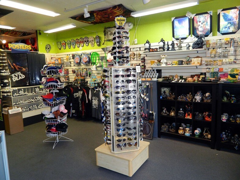 More Photos Of 162 E Main St, Klamath Falls Freestanding For Sale