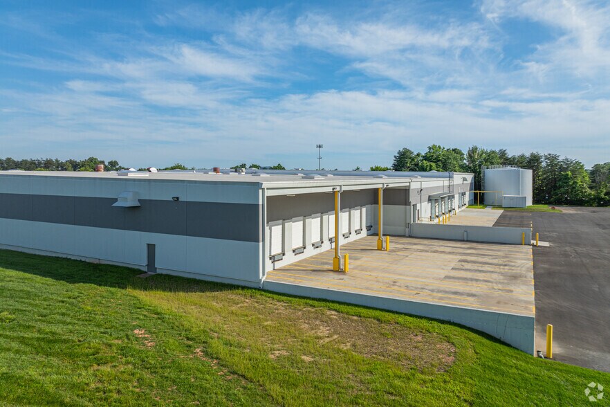 More Photos Of 7200 Standard Dr, Hanover Warehouse For Lease