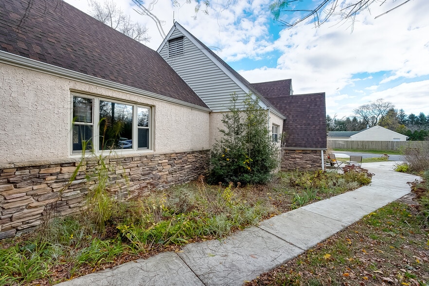 More Photos Of 1662 Route 206, Southampton Specialty For Sale