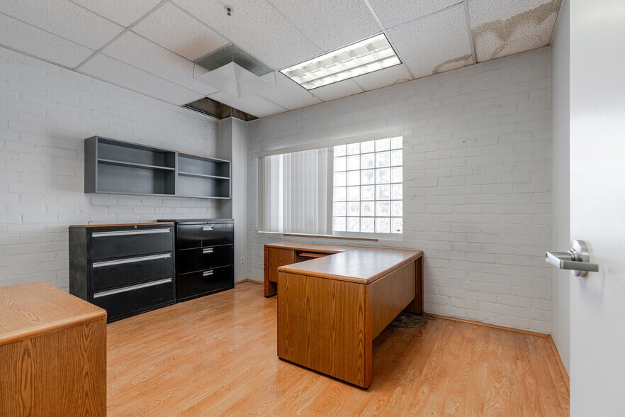 More Photos Of 700-710 W Wilson Ave, Glendale Office For Lease