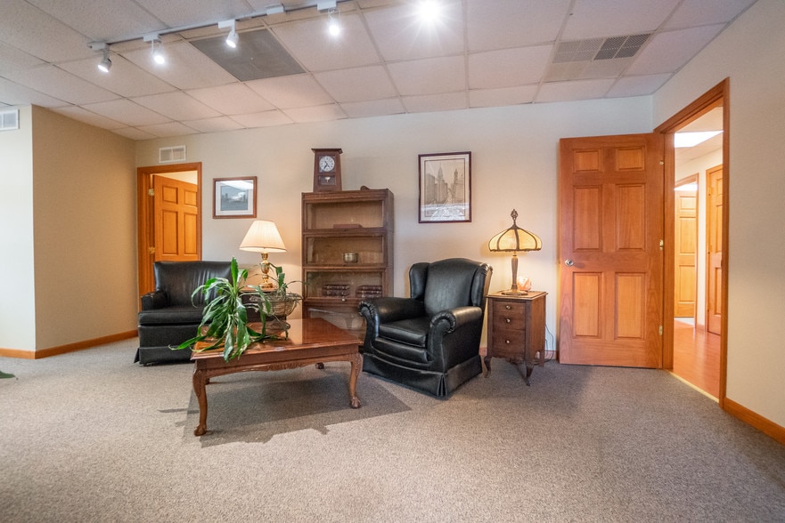 More Photos Of 9635 Saric Ct, Highland Office For Lease