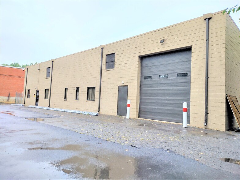 More Photos Of 43 Franklin St, East Hartford Warehouse For Lease
