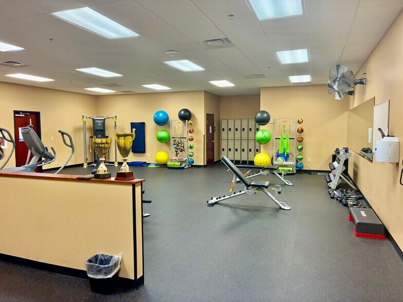 More Photos Of 3231 N Star Cir, Louisville Office For Lease