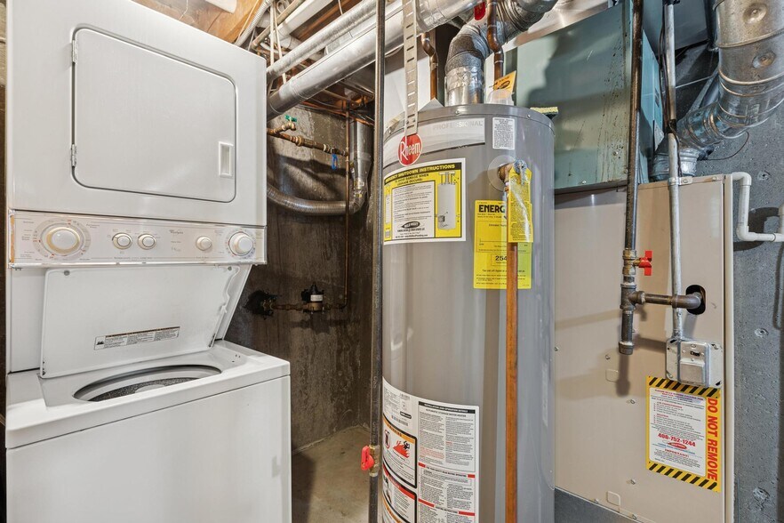 More Photos Of 327 Spokane Ave, Whitefish Flex For Sale