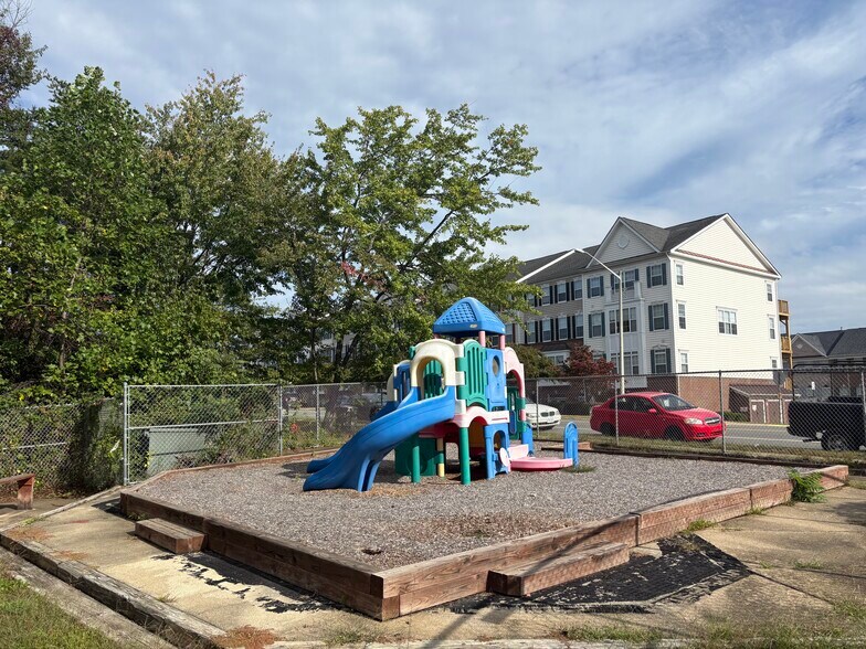 More Photos Of 14900 Cloverdale Rd, Dale City Daycare Center For Lease