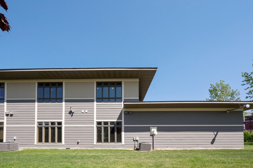 More Photos Of 18200 45th Ave N, Plymouth Office Residential For Lease