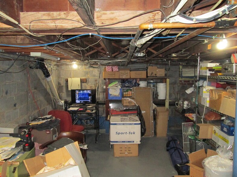 More Photos Of 147 Avenel St, Avenel Bar For Sale