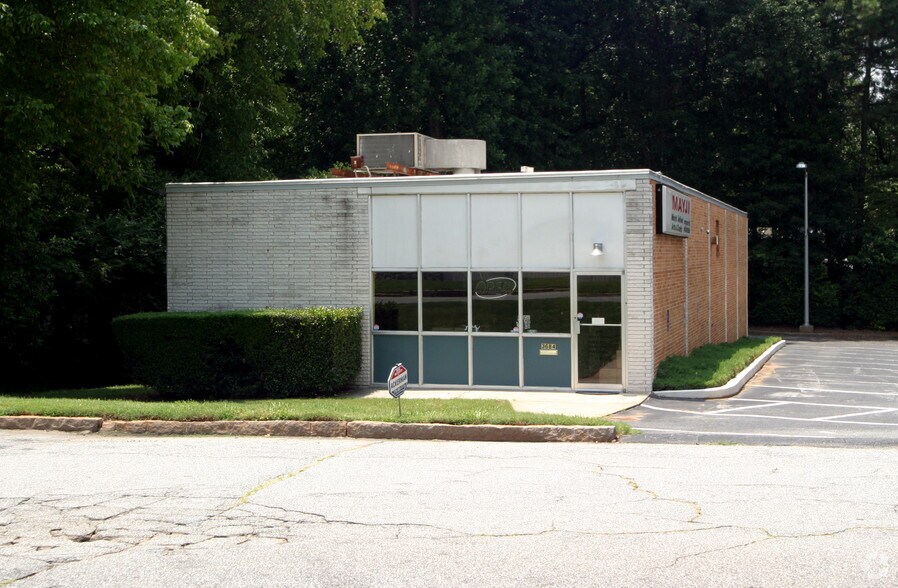 More Photos Of 3688 Clearview Ave, Doraville Unknown For Lease