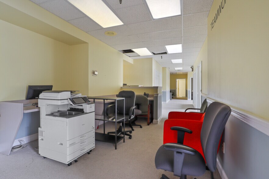 More Photos Of 339 Buschs Frontage Rd, Annapolis Medical For Lease