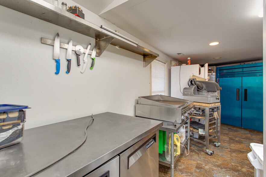 More Photos Of 12133 Neale Sound Dr, Cobb Island Restaurant For Sale