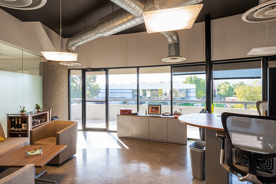 More Photos Of 4829 S 38th St, Phoenix Warehouse For Lease