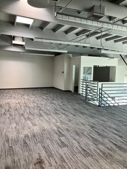 More Photos Of 4052-4058 Del Rey Ave, Marina del Rey Loft Creative Space For Lease