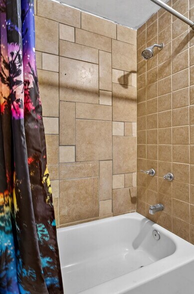 More Photos Of 4401 N 16th St, Phoenix Freestanding For Lease