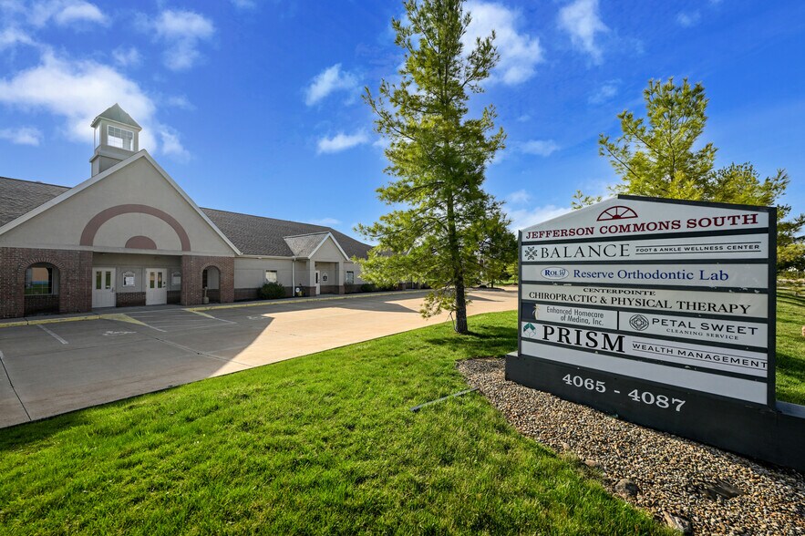 More Photos Of 4067-4083 N Jefferson St, Medina Medical For Lease