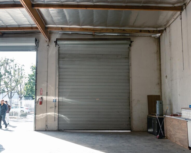 More Photos Of 189 Gentry St, Pomona Warehouse For Lease