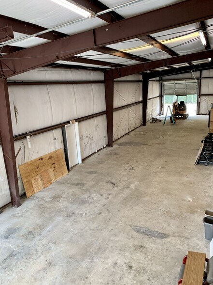 More Photos Of 2717 Ruby, Gonzales Service For Lease