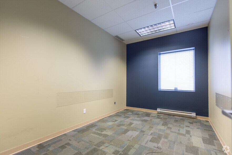 More Photos Of 1603-1615 Dundas St E, Whitby Unknown For Lease