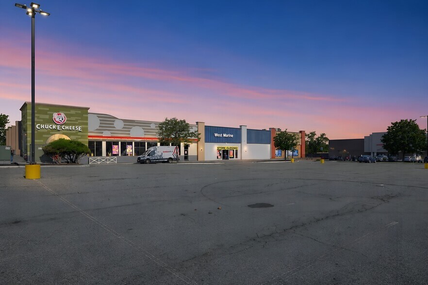 Primary Photo Of 601-605 Troy Schenectady Rd, Latham General Retail For Sale